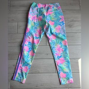 Lilly Pulitzer golf size 2 UPF 50+ luxletic 28” Corso pant
